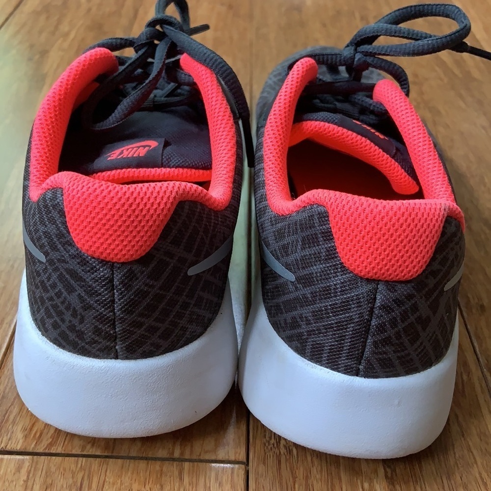 NIKE Flex Lite Weight Athletic Sneaker sz 7Y/8.5W - Picture 4 of 7